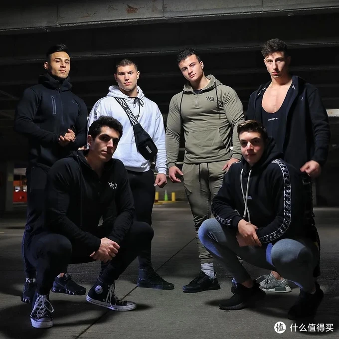 健身服穿不对，腹肌、马甲线全白费