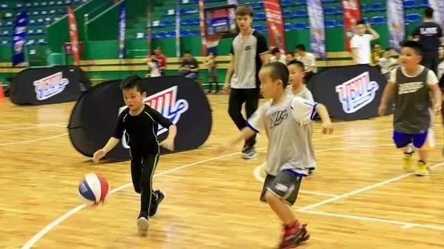 篮球冠军叫什么名字_冠军篮球有限公司_篮球联赛冠军