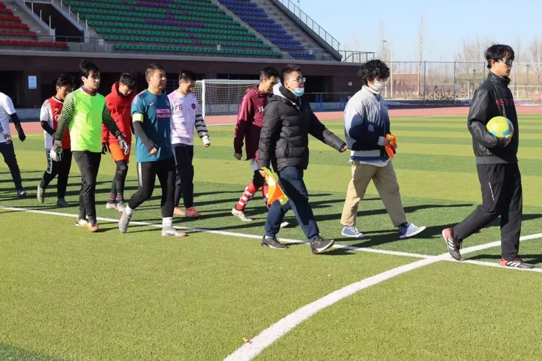 当今足坛最好的右前卫_足球历史十大右前卫_历史足球右边前卫有哪些