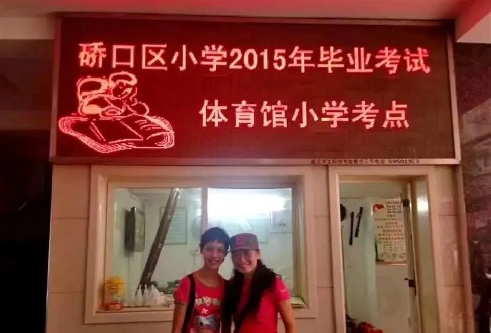 仰泳世界冠军_国家游泳队仰泳冠军_游泳队冠军仰泳国家队是谁