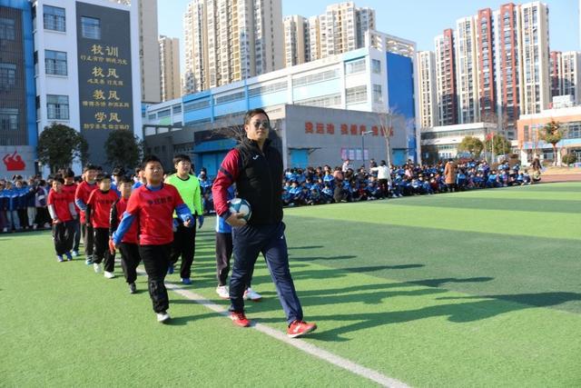 学校足球杯_校园足球杯大赛开赛时间_铜仁足球校园杯冠军是谁