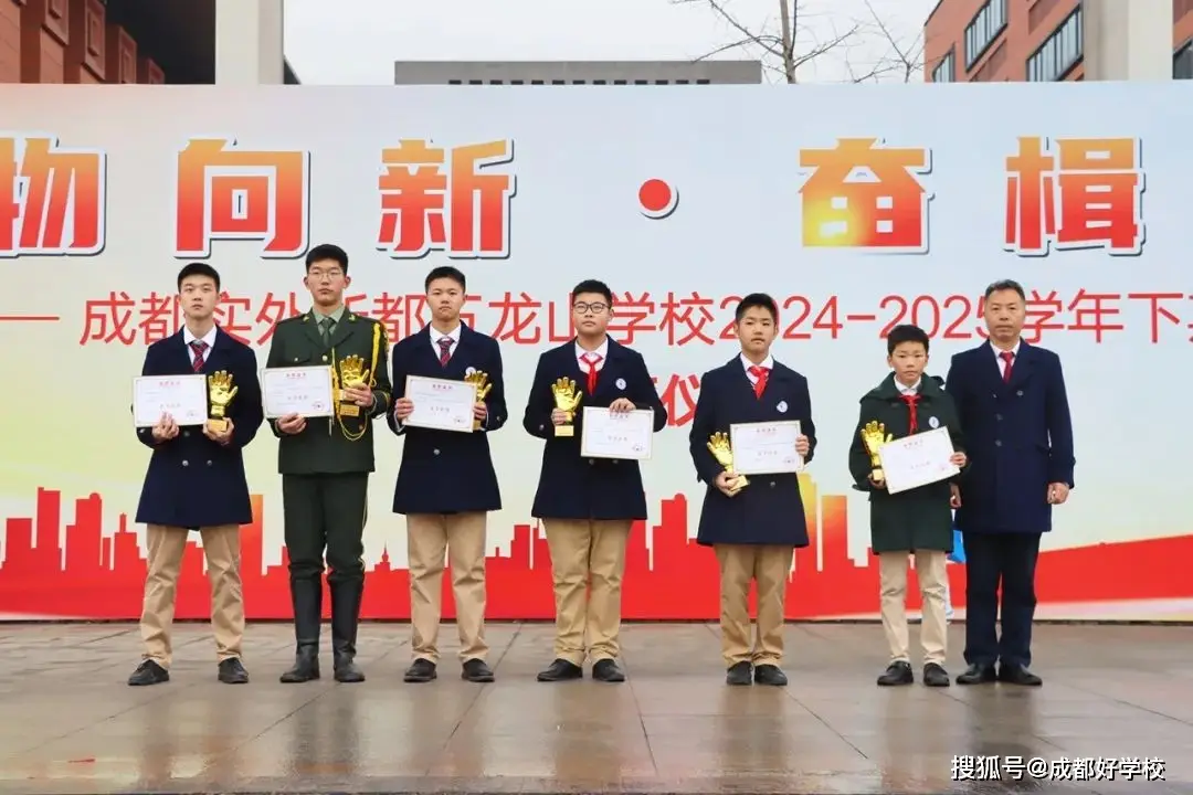 铜仁足球校园杯冠军是谁_校园足球联赛冠军_校园足球杯大赛开赛时间