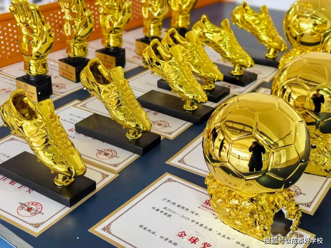 铜仁足球校园杯冠军是谁_校园足球杯大赛开赛时间_校园足球联赛冠军