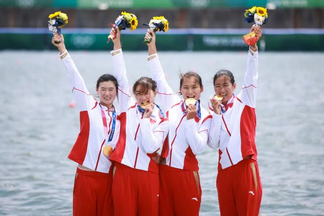赞女子举重冠军诗_赞举重运动员_赞美举重运动员的诗