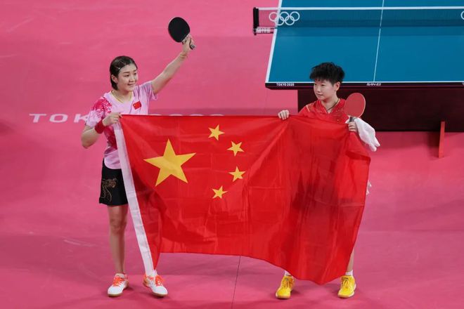 赞女子举重冠军诗_赞举重运动员_赞美举重运动员的诗
