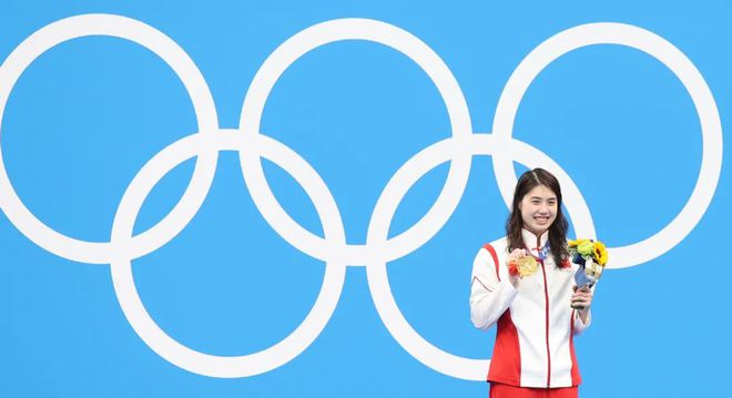 赞女子举重冠军诗_赞举重运动员_赞美举重运动员的诗