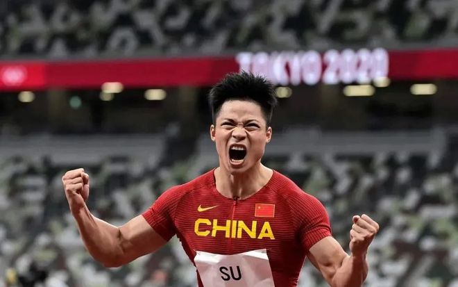 赞女子举重冠军诗_赞美举重运动员的诗_赞举重运动员