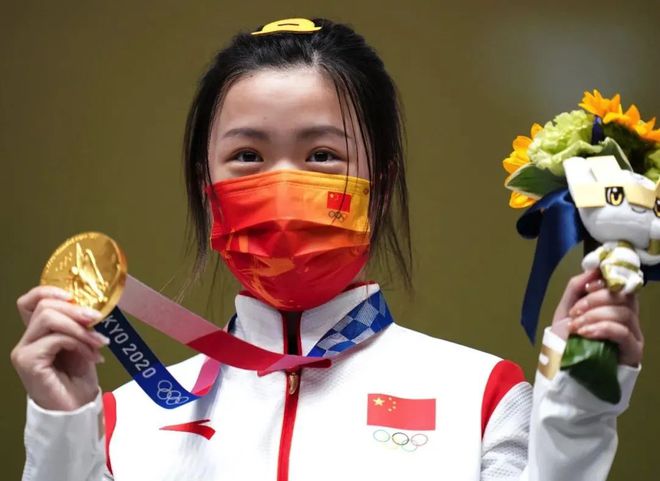 赞美举重运动员的诗_赞女子举重冠军诗_赞举重运动员