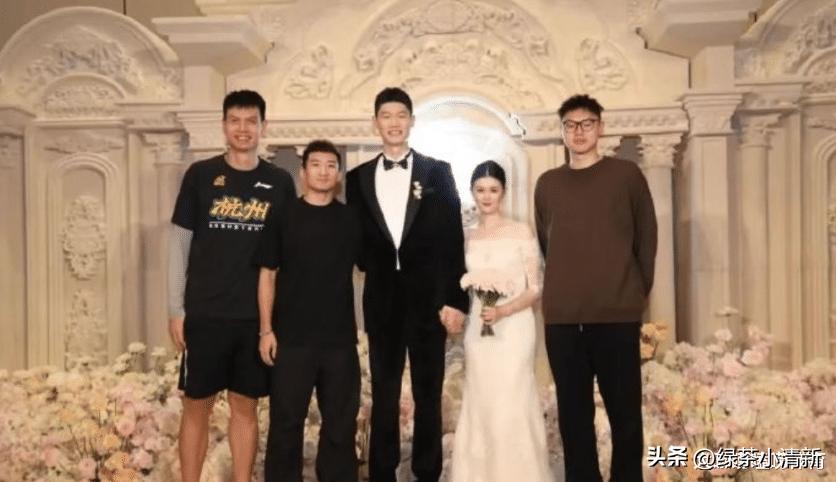 篮球婚礼开场白_篮球主题婚礼现场布置_篮球冠军参加婚礼的是谁