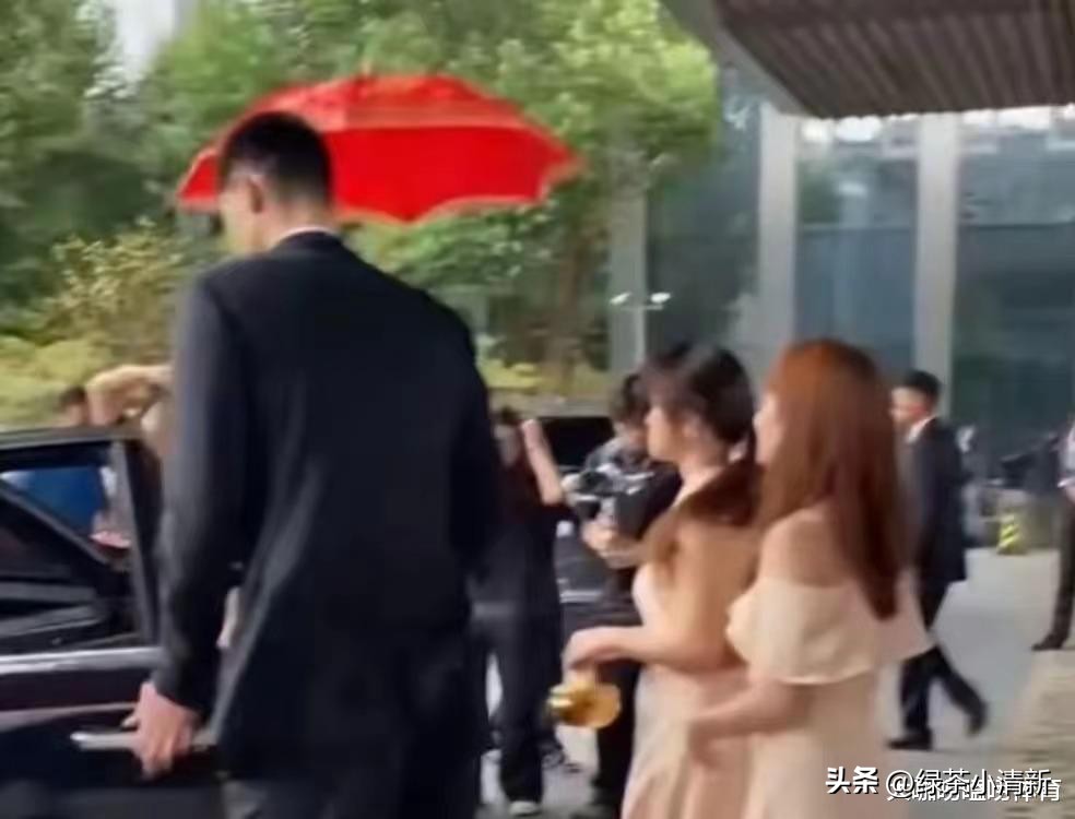 篮球婚礼开场白_篮球主题婚礼现场布置_篮球冠军参加婚礼的是谁