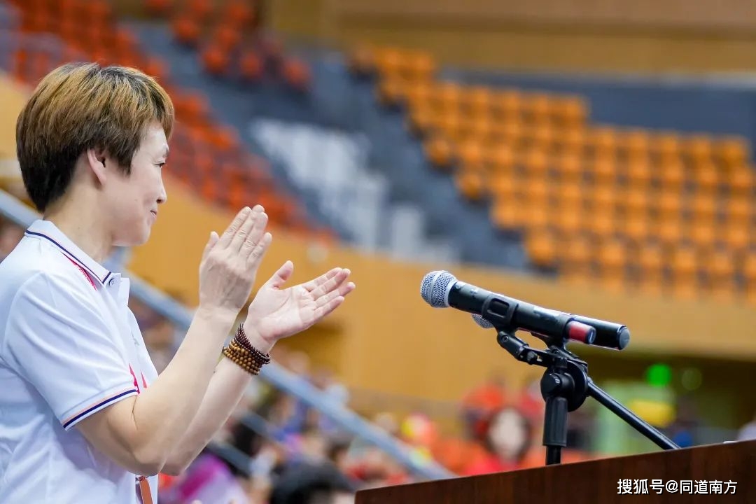 篮球规则五人职能_广西五人制篮球比赛规则_篮球比赛5人